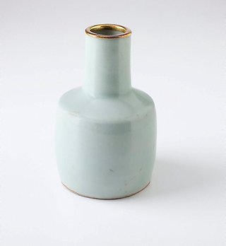 AGNSW collection Longquan ware Vase 0960-1279