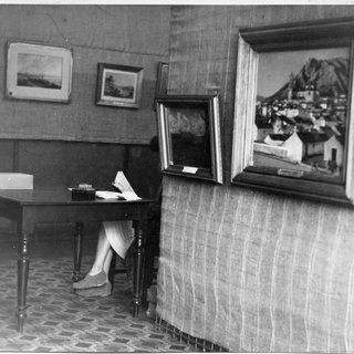 One hundred and fifty years of painting in Australia, Wagga Wagga, 1944. Photo by Ernest Tooley. National Art Archive | Art Gallery of NSW 