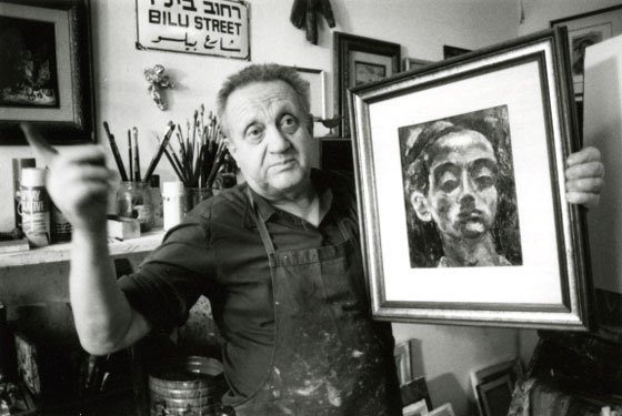 Yosl Bergner in his Tel Aviv studio, 1986. Photo: Trevor Graham, *Painting the town*, 1987 